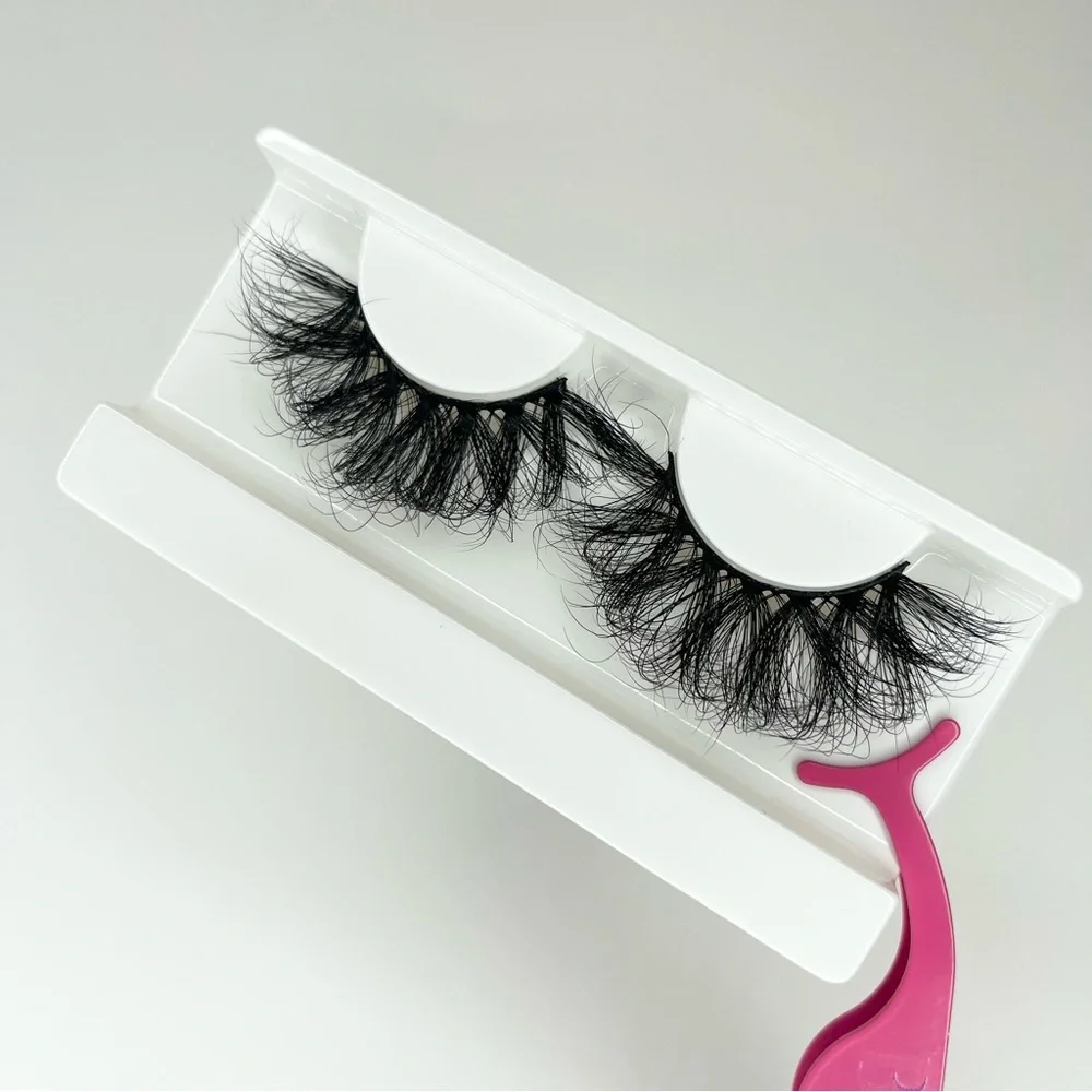 London Lashes - Picture 1 of 1
